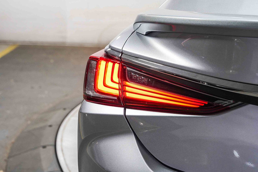 Thumbnail: 2025 Lexus ES - 22