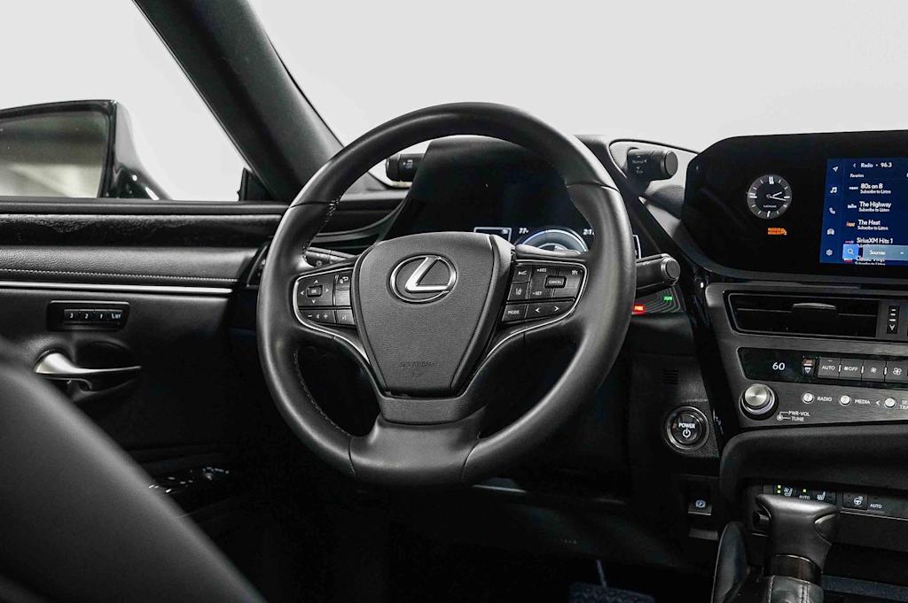Thumbnail: 2025 Lexus ES - 8