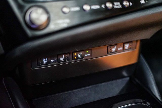 Thumbnail: 2024 Lexus ES - 5