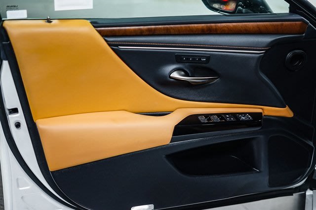 Thumbnail: 2024 Lexus ES - 28