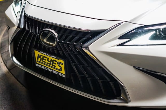 Thumbnail: 2024 Lexus ES - 22