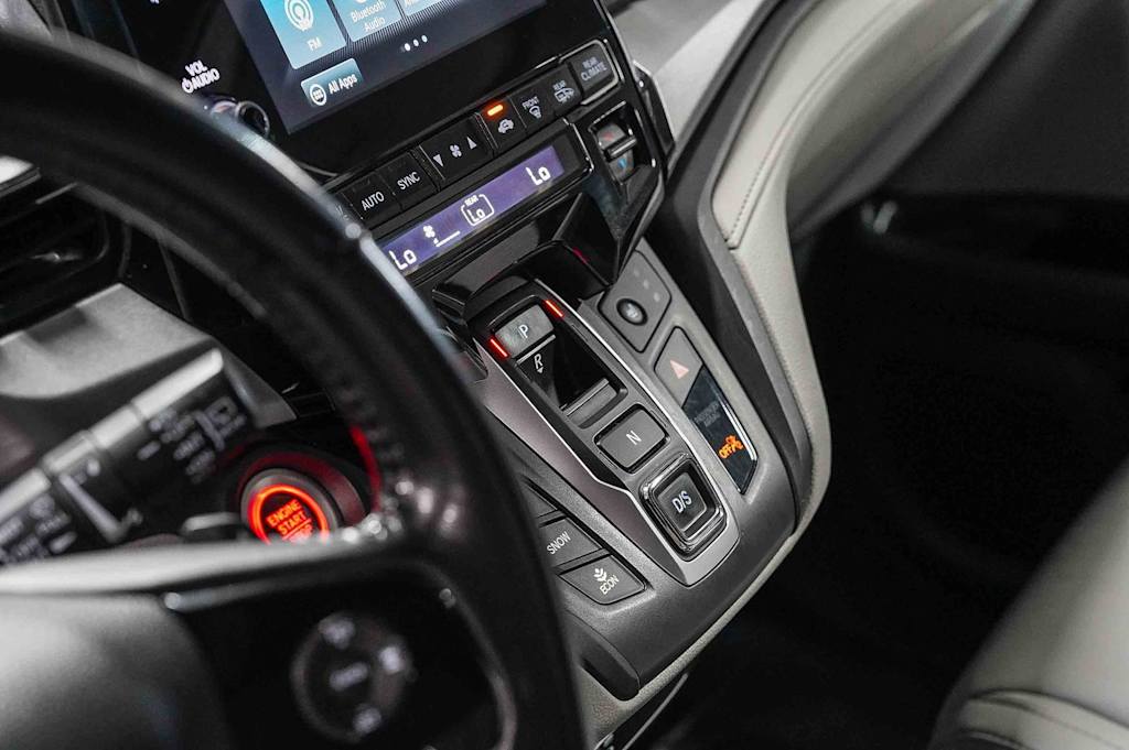 Thumbnail: 2018 Honda Odyssey - 16