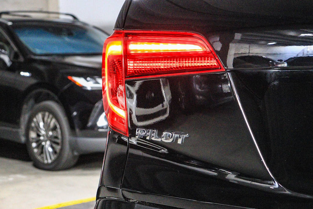 Thumbnail: 2018 Honda Pilot - 2