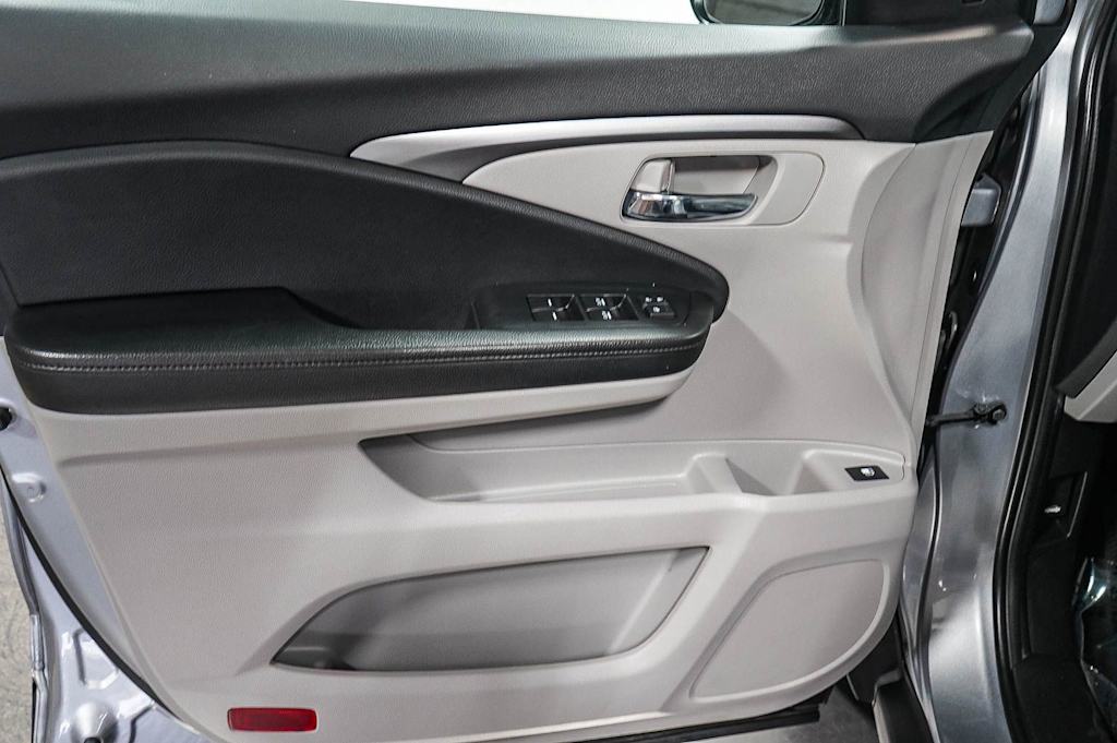 Thumbnail: 2020 Honda Pilot - 26