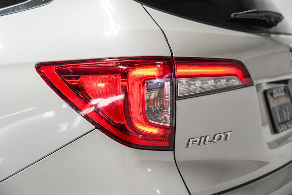 Thumbnail: 2019 Honda Pilot - 21