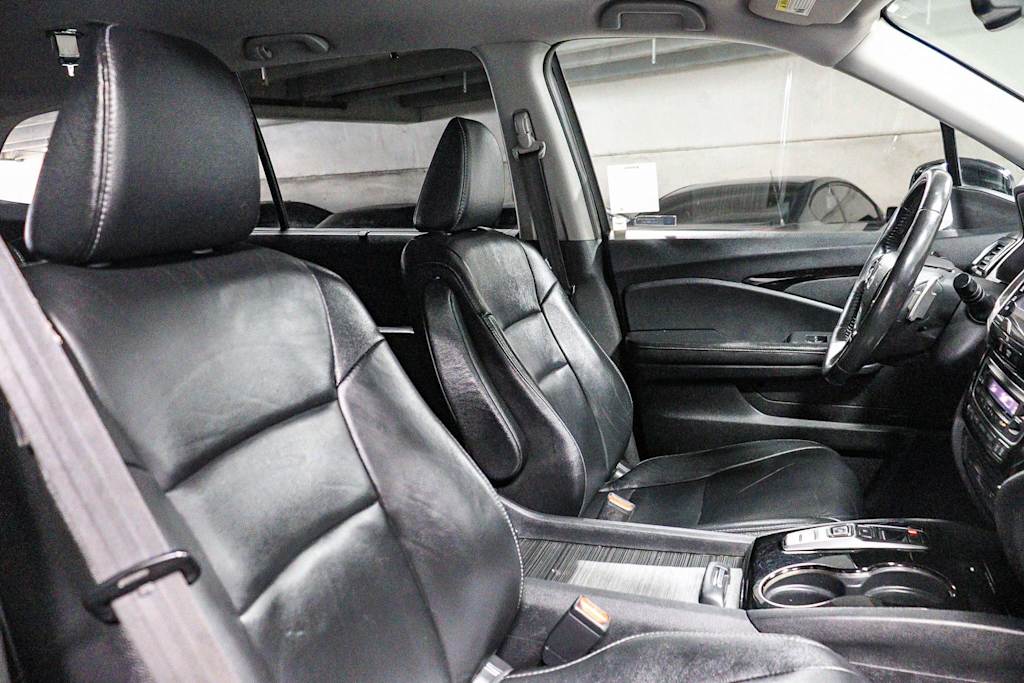 Thumbnail: 2017 Honda Pilot - 10