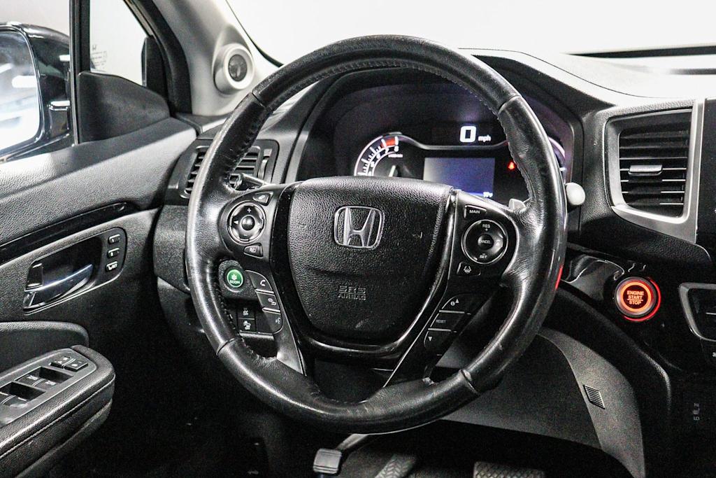Thumbnail: 2017 Honda Pilot - 9