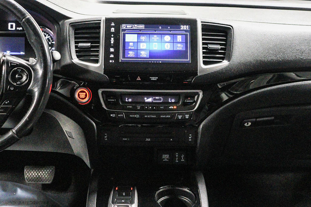 Thumbnail: 2017 Honda Pilot - 13