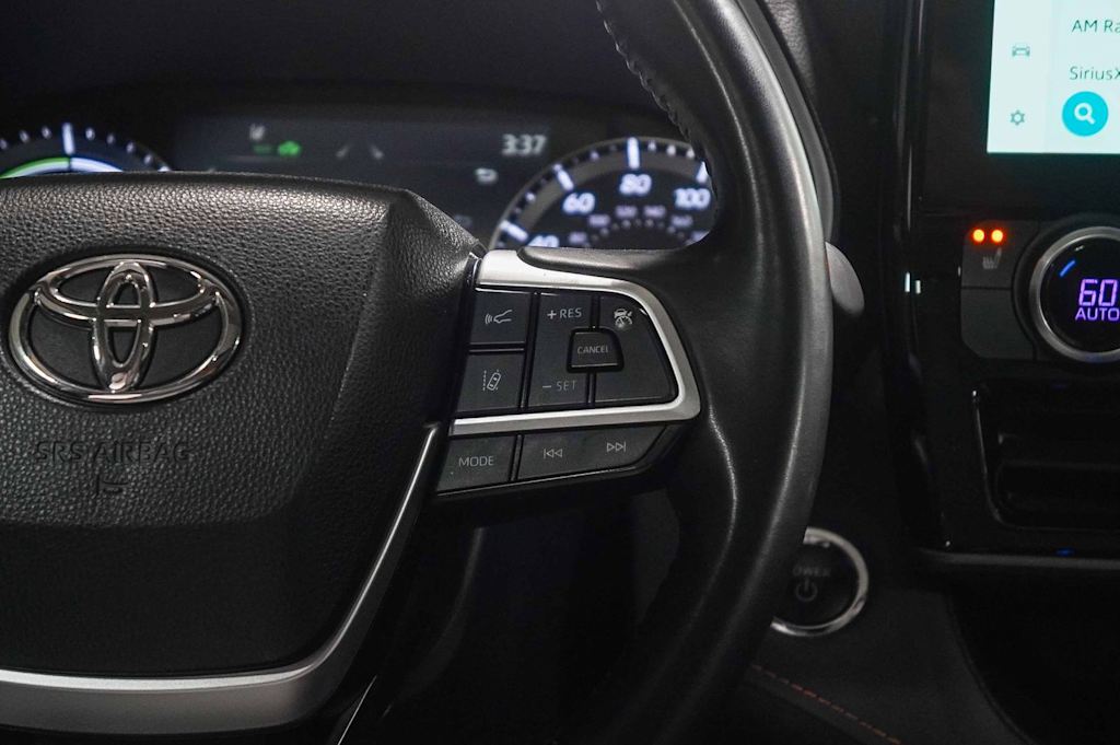 Thumbnail: 2023 Toyota Highlander - 20