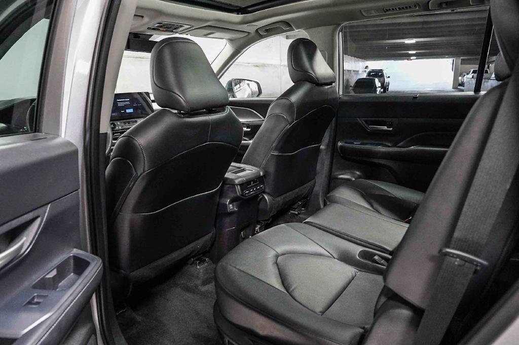 Thumbnail: 2025 Toyota Grand Highlander - 12