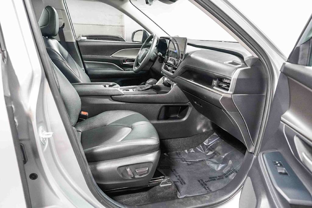 Thumbnail: 2025 Toyota Grand Highlander - 11