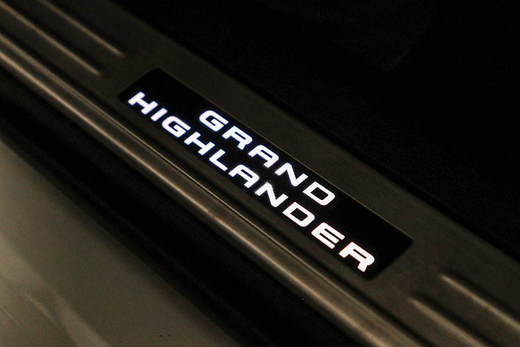 Thumbnail: 2025 Toyota Grand Highlander - 35