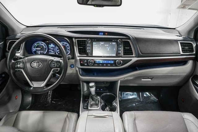 Image 3 of 2014 Toyota Highlander