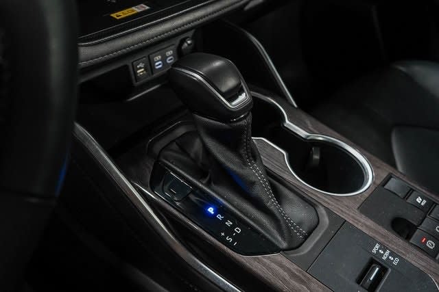 Thumbnail: 2023 Toyota Highlander - 14