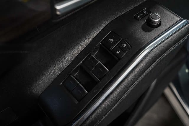 Thumbnail: 2023 Toyota Highlander - 27