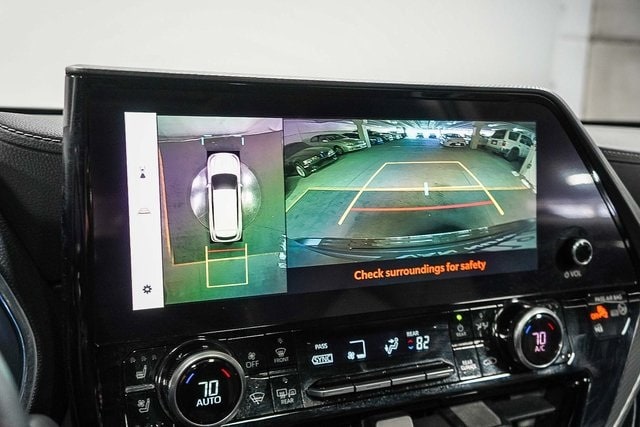 Thumbnail: 2023 Toyota Highlander - 30