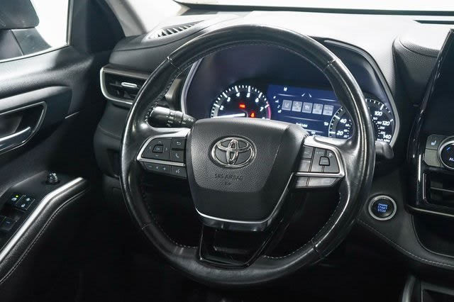 2021 Toyota Highlander XLE 8