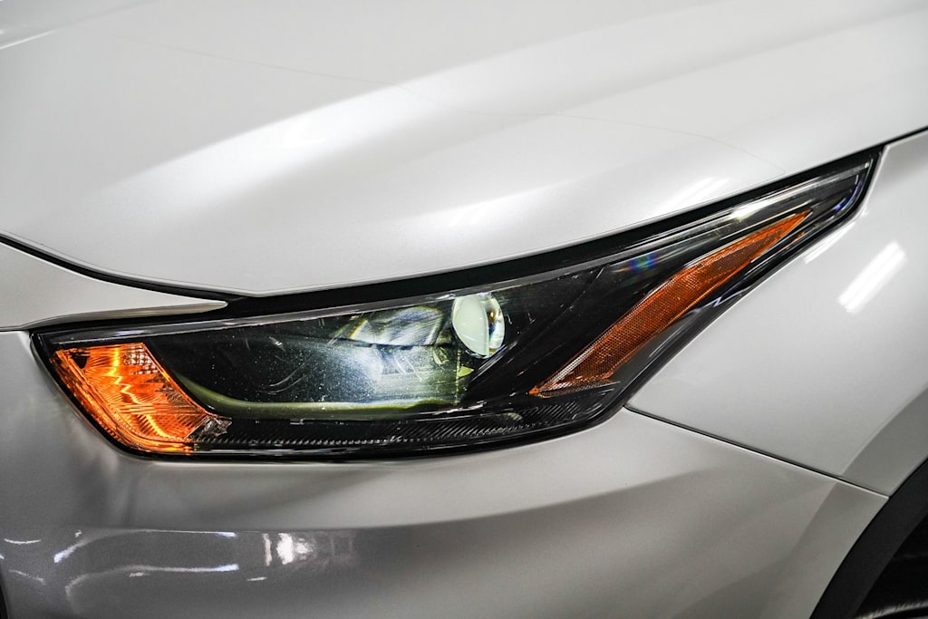Thumbnail: 2022 Toyota Highlander - 17