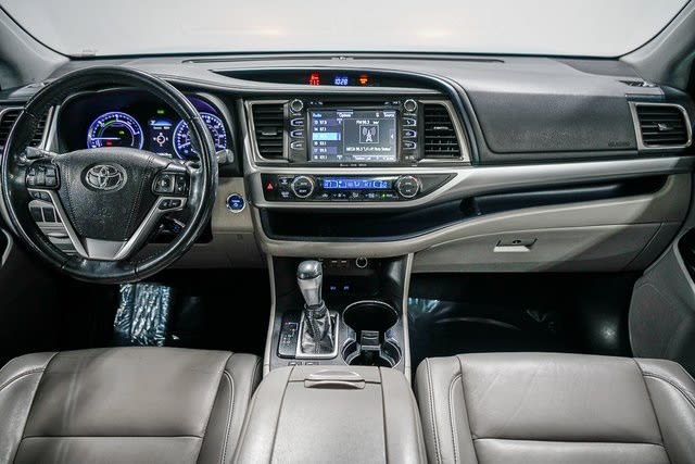 2019 Toyota Highlander XLE 2
