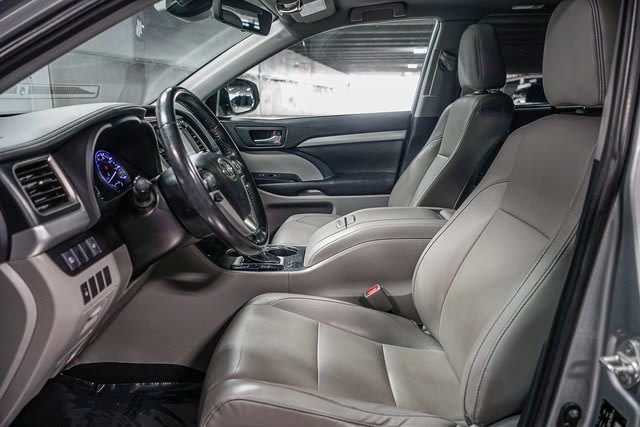 2019 Toyota Highlander XLE 10