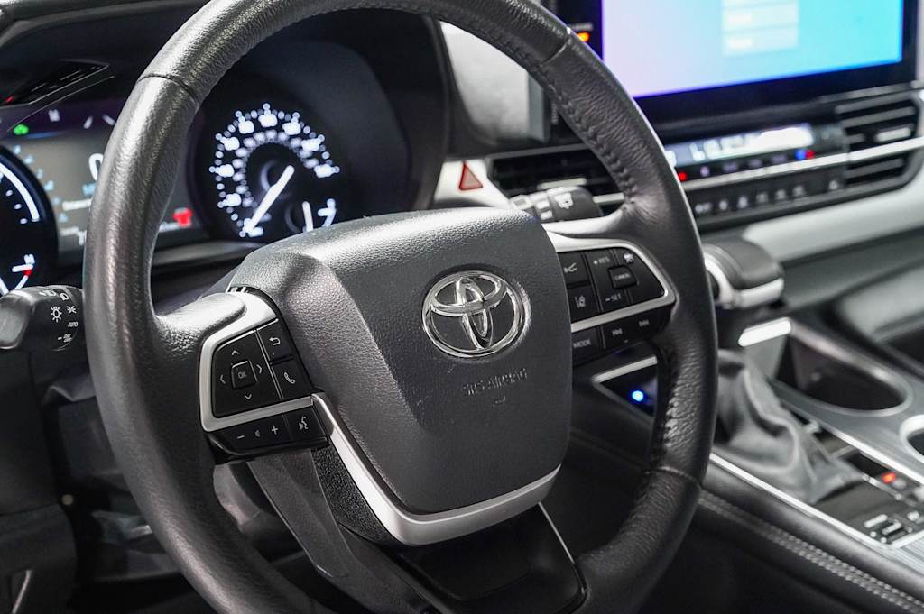 Thumbnail: 2025 Toyota Sienna - 14