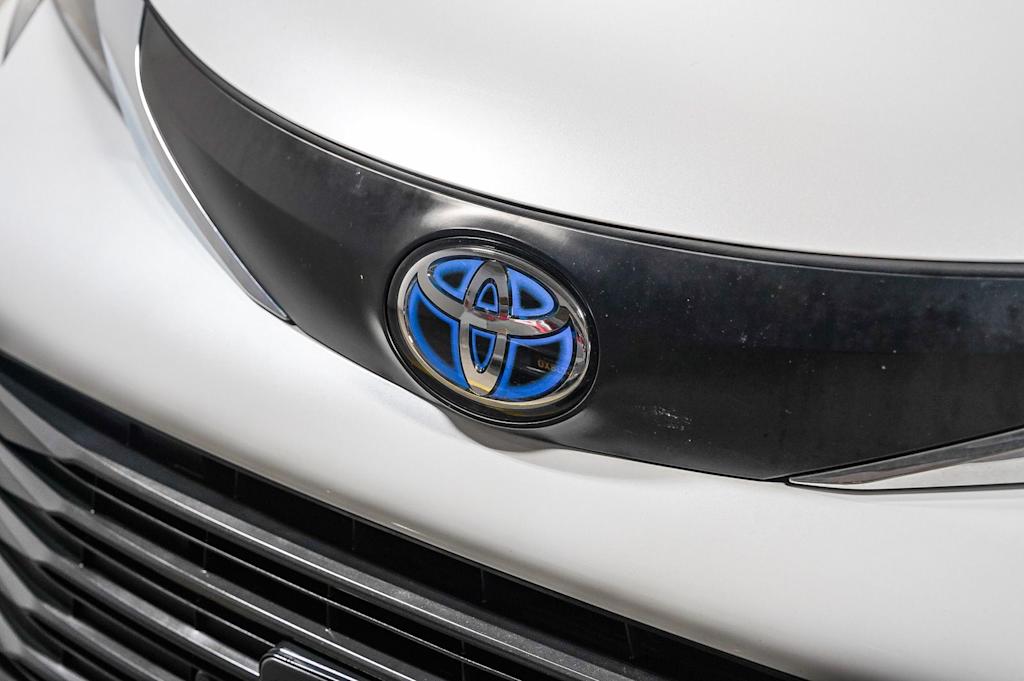 Thumbnail: 2025 Toyota Sienna - 6