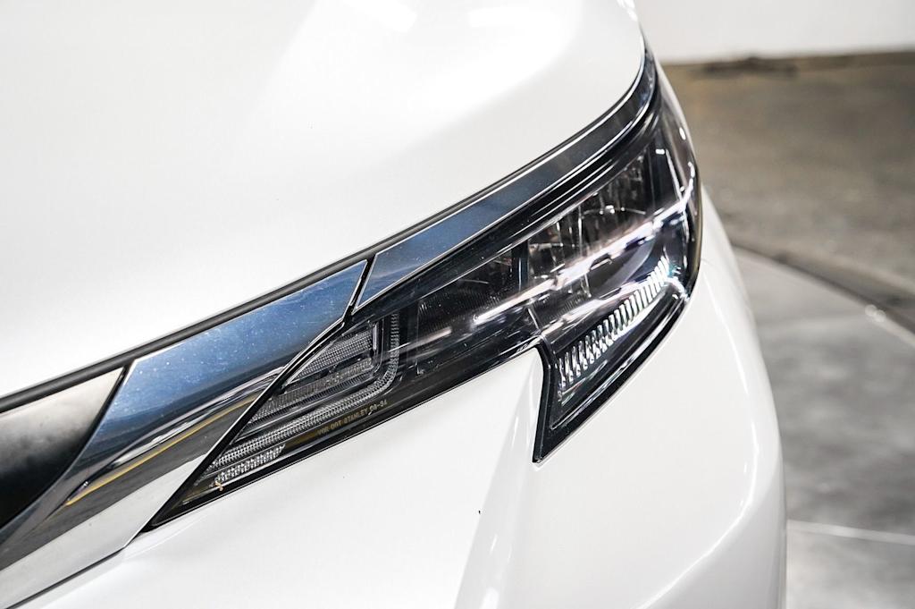 Thumbnail: 2025 Toyota Sienna - 21