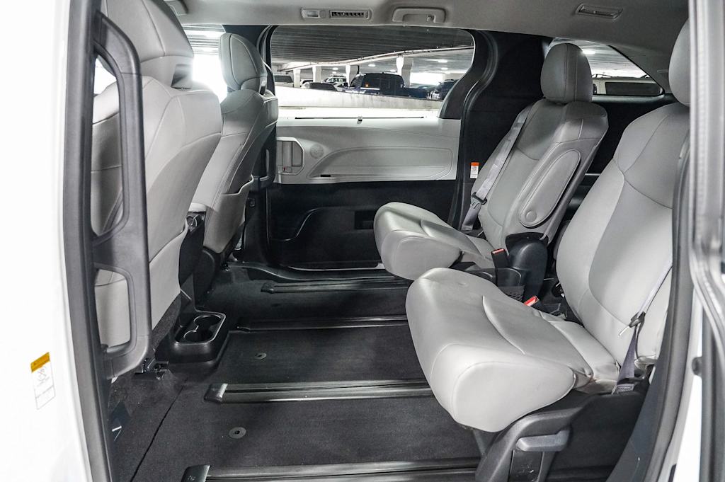 Thumbnail: 2025 Toyota Sienna - 12