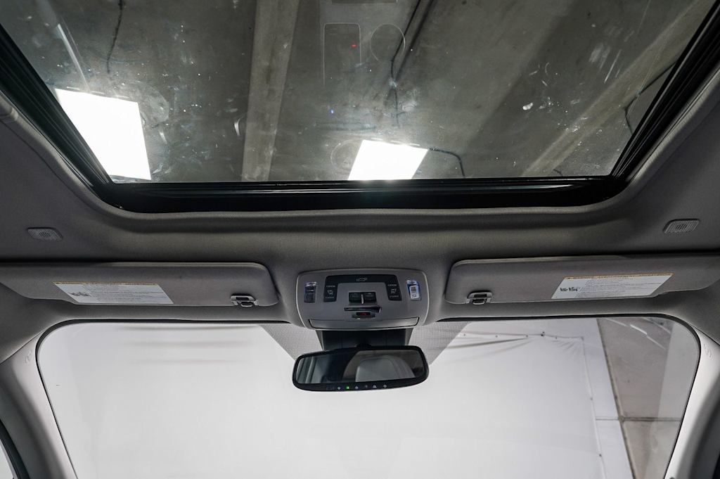 Thumbnail: 2025 Toyota Sienna - 24