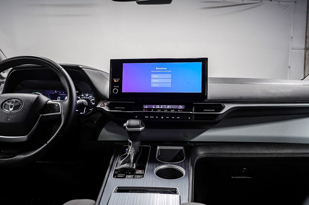 Thumbnail: 2025 Toyota Sienna - 9