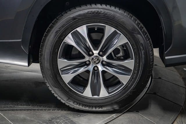 Thumbnail: 2024 Toyota Highlander - 23