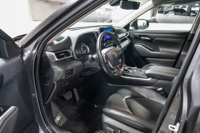 Thumbnail: 2024 Toyota Highlander - 13