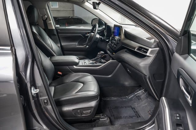 Thumbnail: 2024 Toyota Highlander - 10