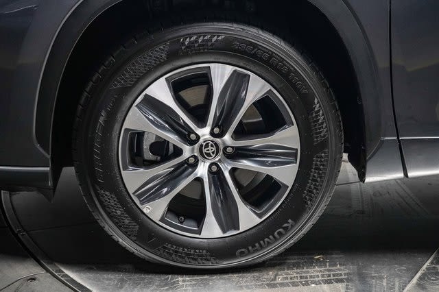 Thumbnail: 2024 Toyota Highlander - 7