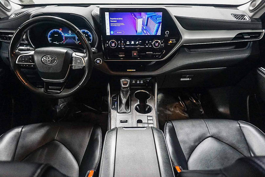 Thumbnail: 2023 Toyota Highlander - 2