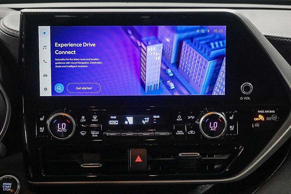 Thumbnail: 2023 Toyota Highlander - 14