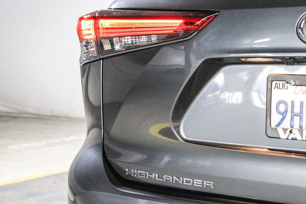 Thumbnail: 2023 Toyota Highlander - 22