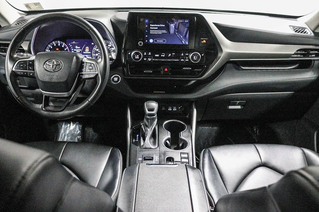 Thumbnail: 2023 Toyota Highlander - 2