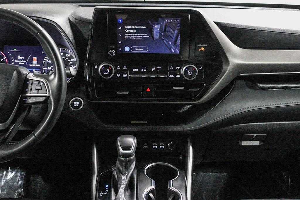 Thumbnail: 2023 Toyota Highlander - 13