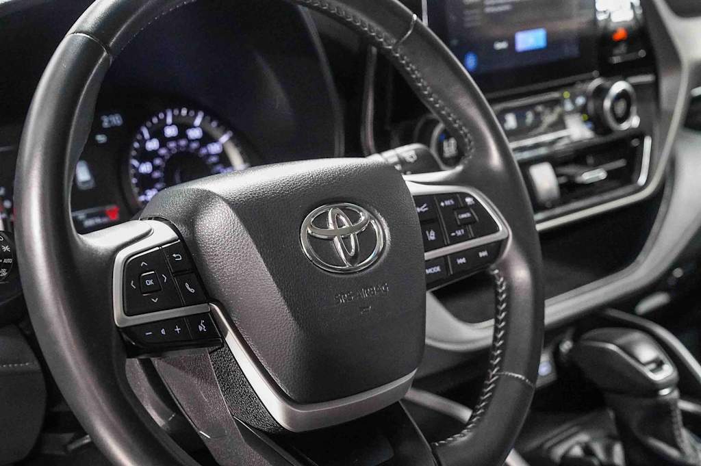 Thumbnail: 2025 Toyota Highlander - 25