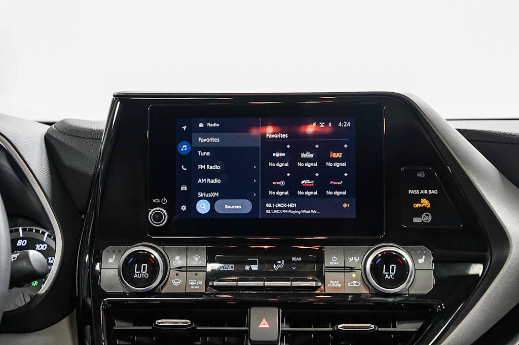 Thumbnail: 2024 Toyota Highlander - 24