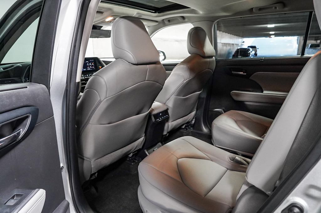 Thumbnail: 2024 Toyota Highlander - 12