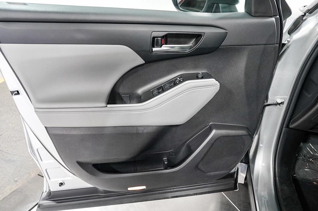 Thumbnail: 2024 Toyota Highlander - 27