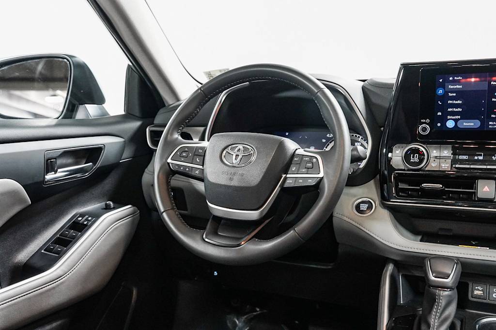 Thumbnail: 2024 Toyota Highlander - 9