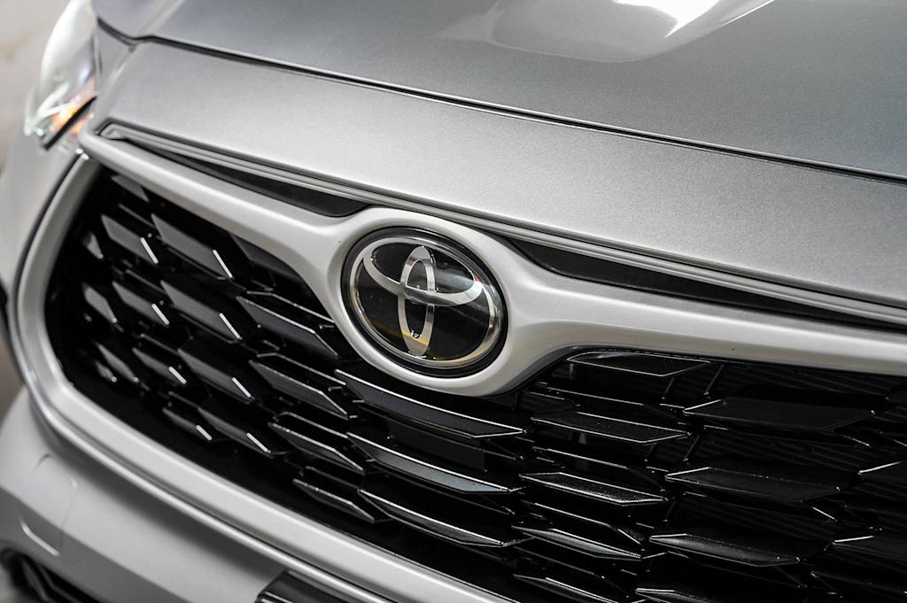 Thumbnail: 2024 Toyota Highlander - 6