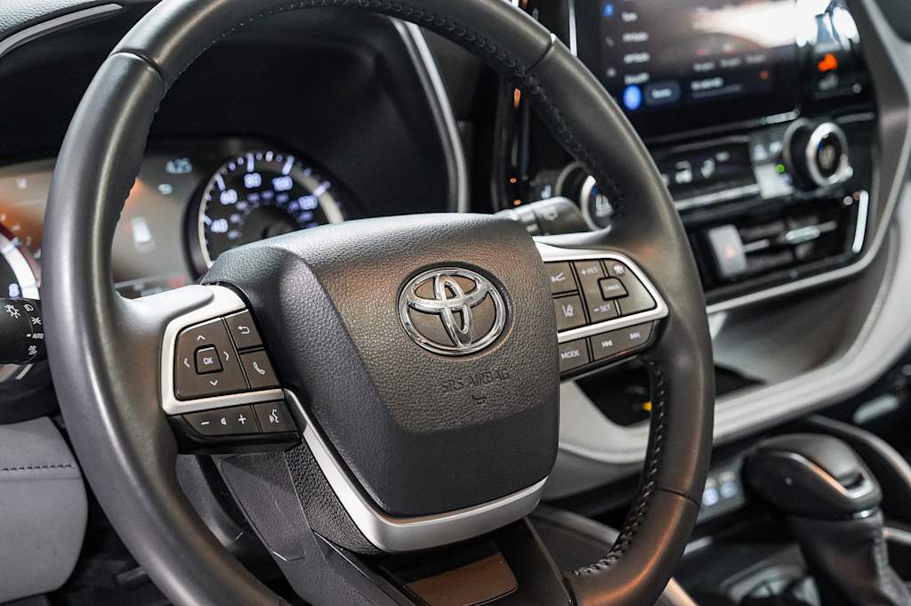 Thumbnail: 2024 Toyota Highlander - 13
