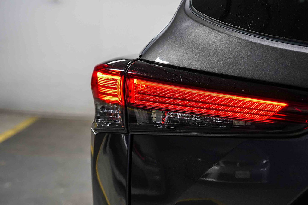 Thumbnail: 2023 Toyota Highlander - 23