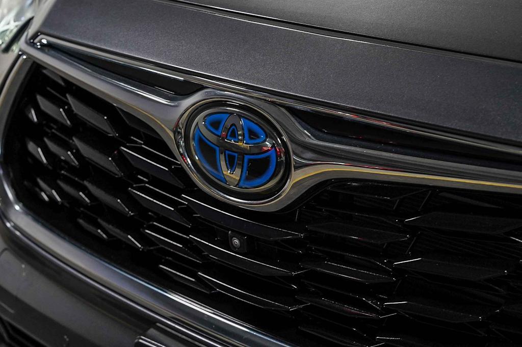 Thumbnail: 2023 Toyota Highlander - 6