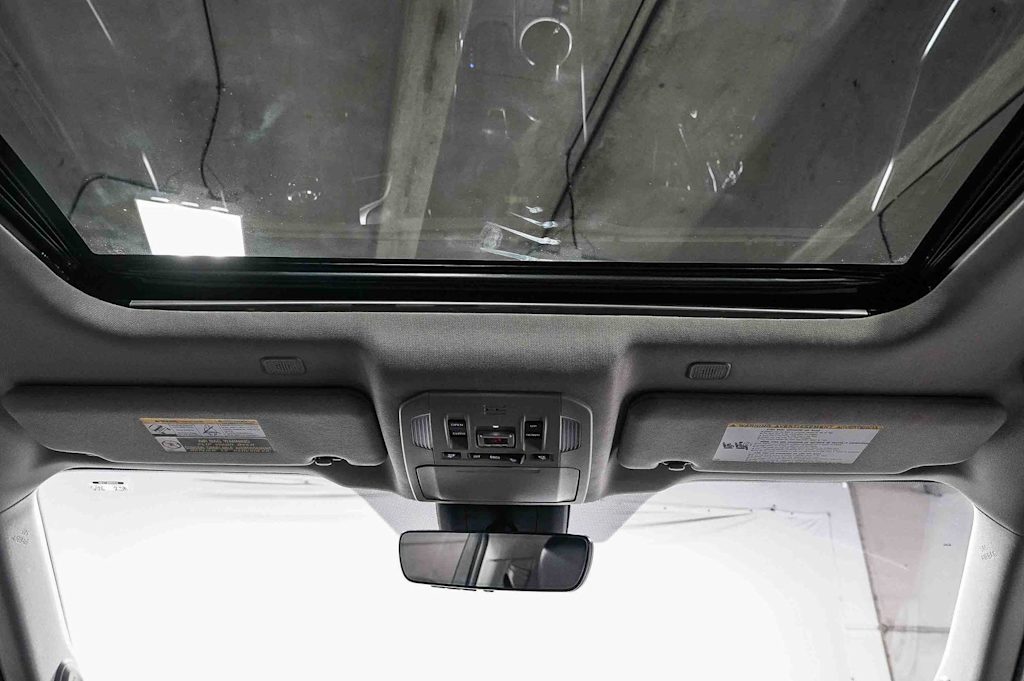 Thumbnail: 2023 Toyota Highlander - 25