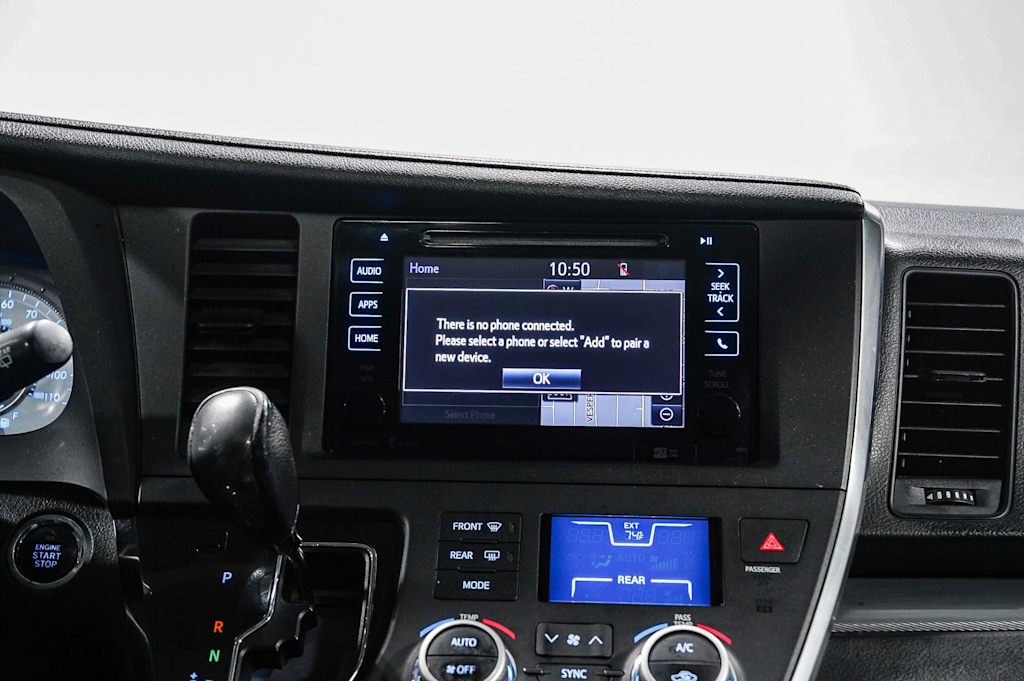 Thumbnail: 2015 Toyota Sienna - 15